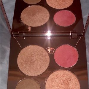BECCA: CHRISSY TEIGEN Face Palette